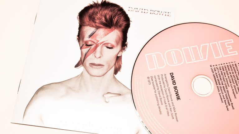 David Bowie Estate to Drop ‘Bowie on the Blockchain’ NFTs, Sale Receives Backlash From Fans – Blockchain Bitcoin News