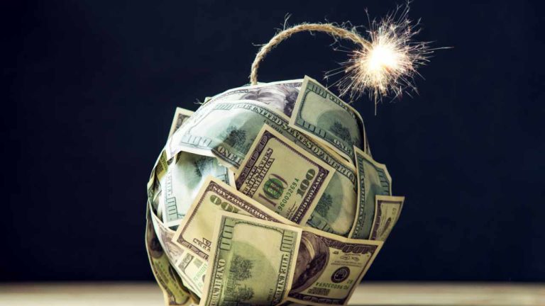Economist Peter Schiff Warns the US Dollar Will Crash — Says ‘We’re Going to Default’ – Economics Bitcoin News